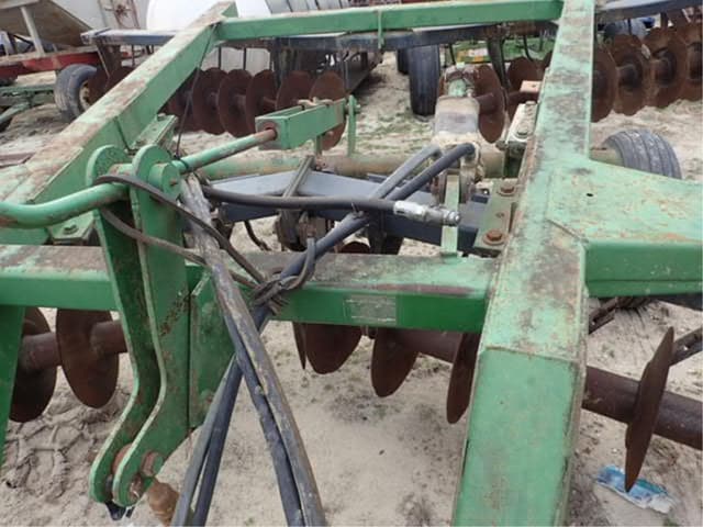 Image of John Deere 630 equipment image 3