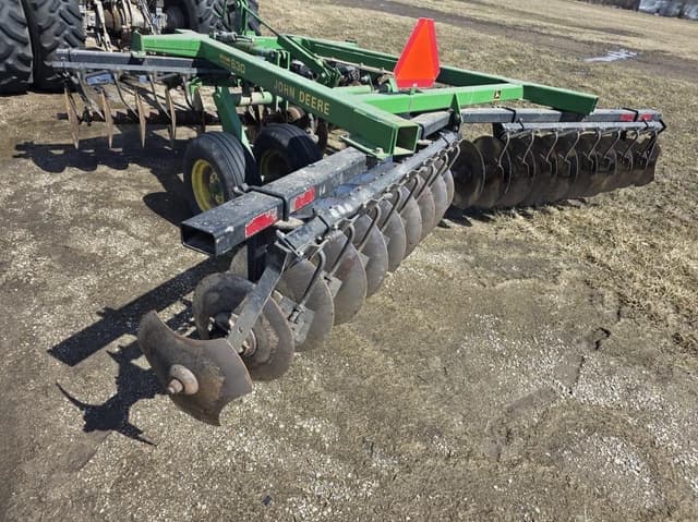 Image of John Deere 630 equipment image 1