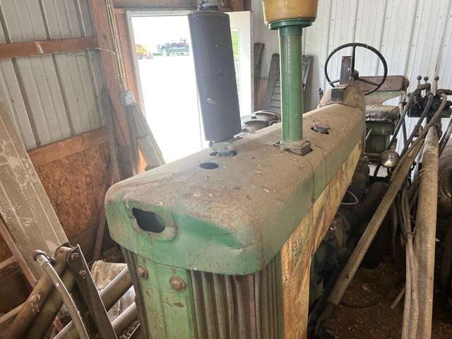 Image of John Deere 630 equipment image 1