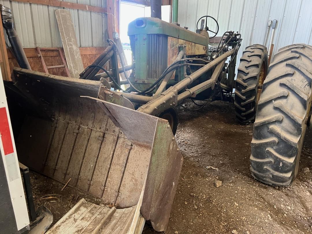 Image of John Deere 630 Primary image
