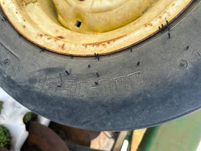 Image of John Deere 630 equipment image 4