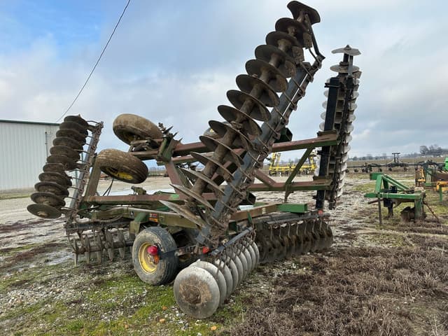 Image of John Deere 630 equipment image 3