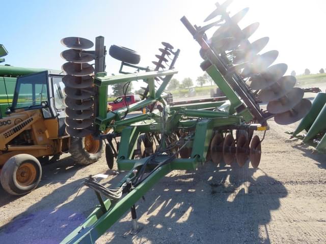 Image of John Deere 630 equipment image 1