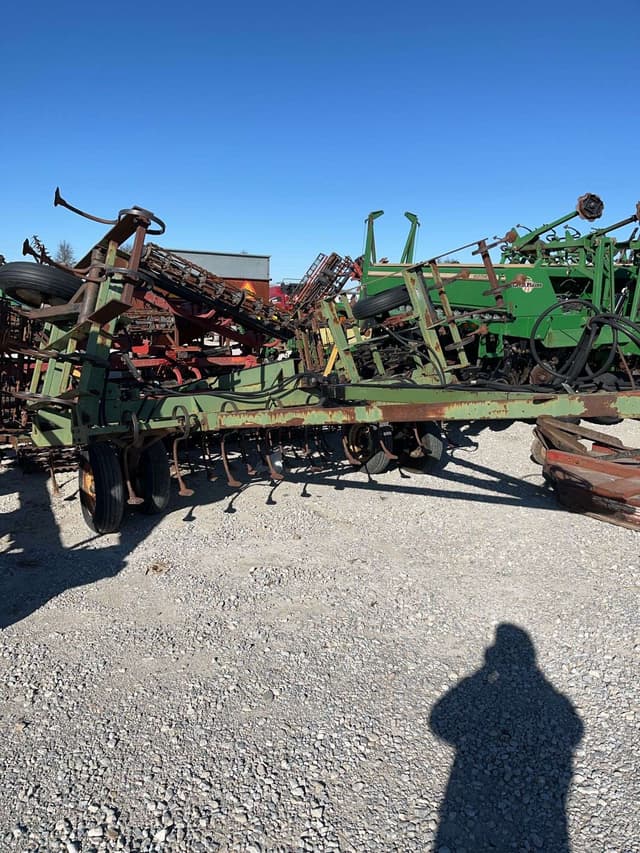 Image of John Deere 630 equipment image 2