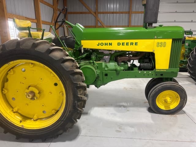 Image of John Deere 630 equipment image 1