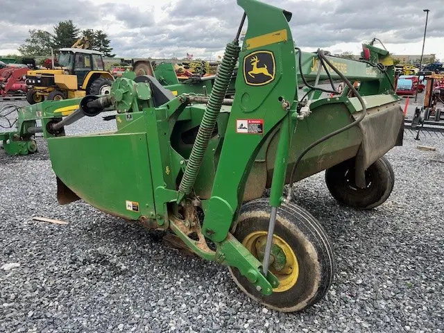 Image of John Deere 630 equipment image 4