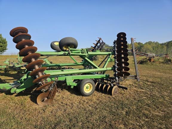 John Deere 630 Equipment Image0