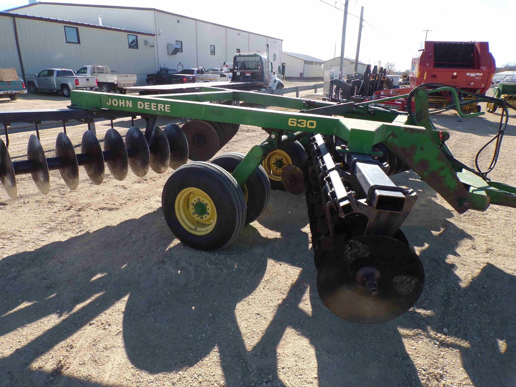 John Deere 630 Equipment Image0