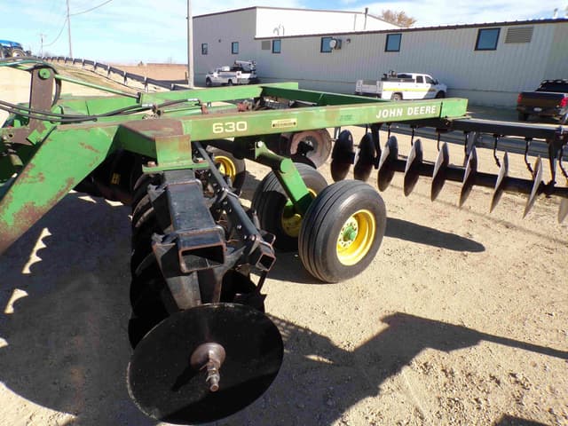 Image of John Deere 630 equipment image 3