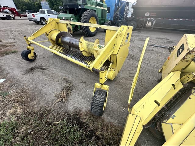 Image of John Deere 630 equipment image 1