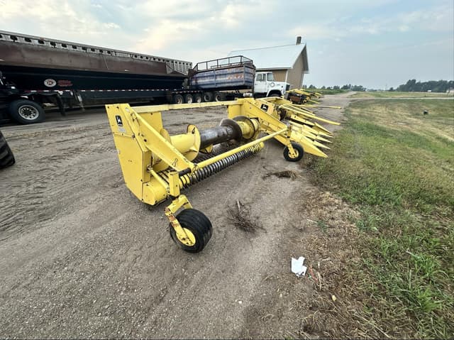 Image of John Deere 630 equipment image 2