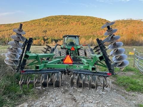 Image of John Deere 630 equipment image 1