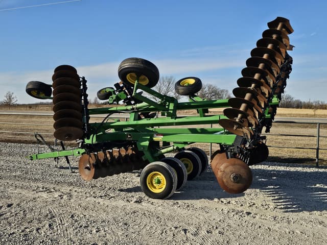 Image of John Deere 630 equipment image 4