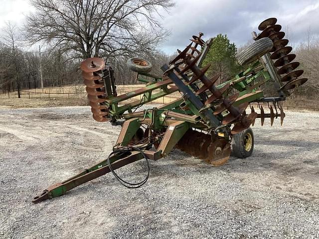 Image of John Deere 630 equipment image 1