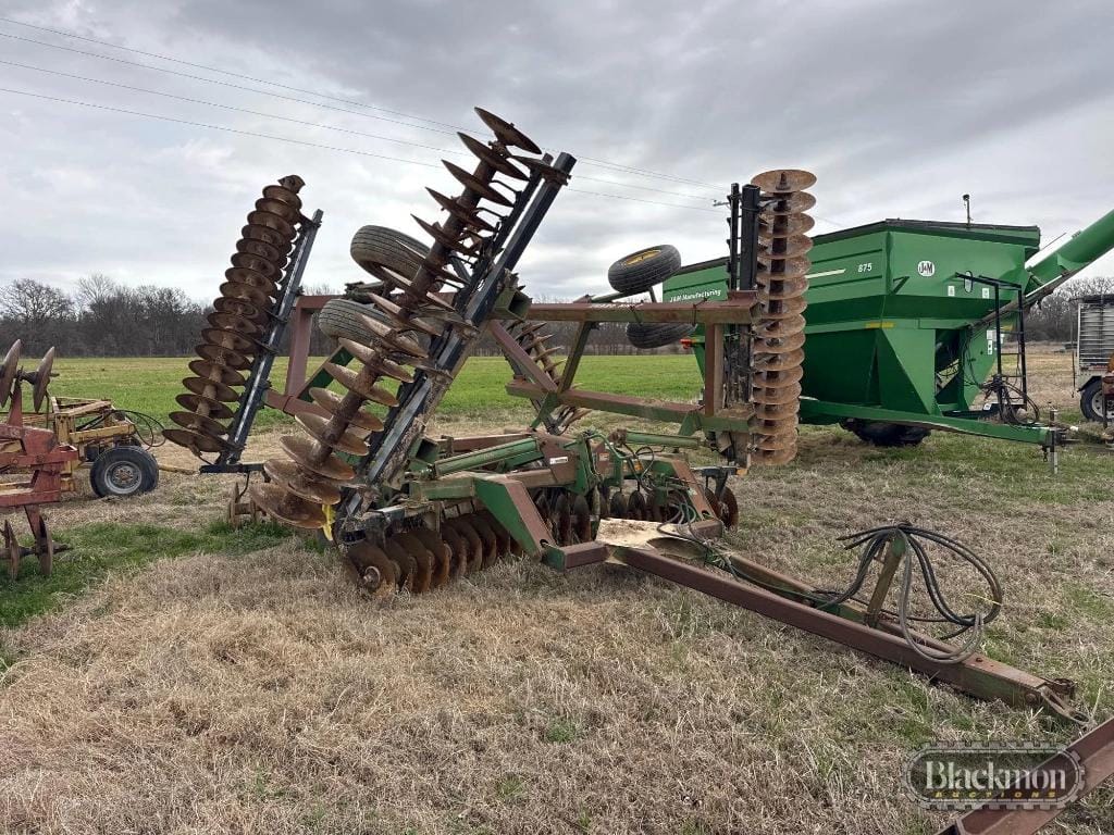 John Deere 630 Equipment Image0