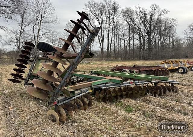 Image of John Deere 630 equipment image 1