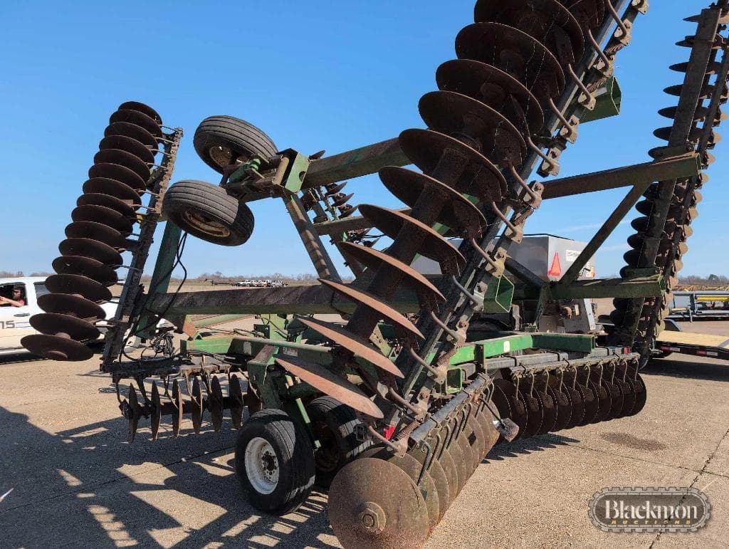 Image of John Deere 630 Image 1