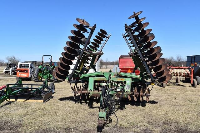 Image of John Deere 630 equipment image 1