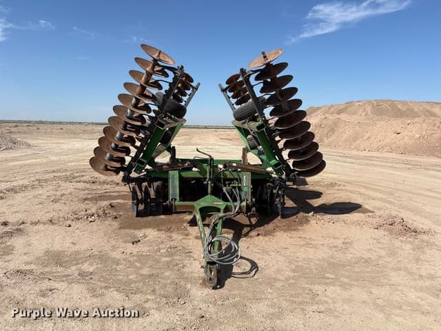 Image of John Deere 630 equipment image 1