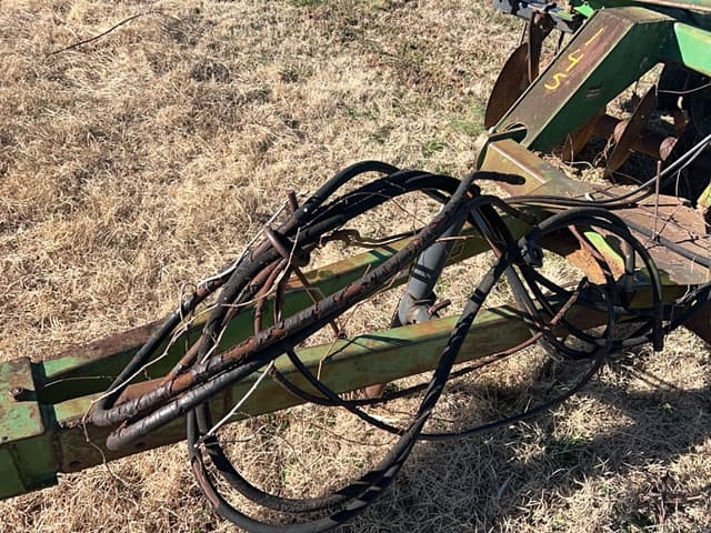 Image of John Deere 630 equipment image 1