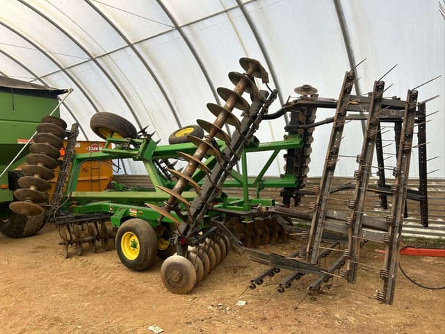 Image of John Deere 630 equipment image 1