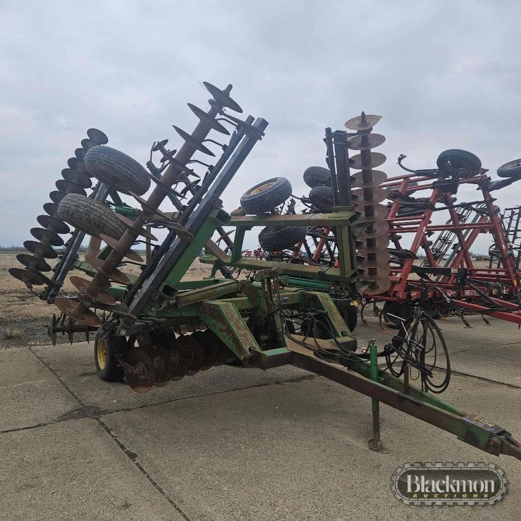 Image of John Deere 630 Image 0