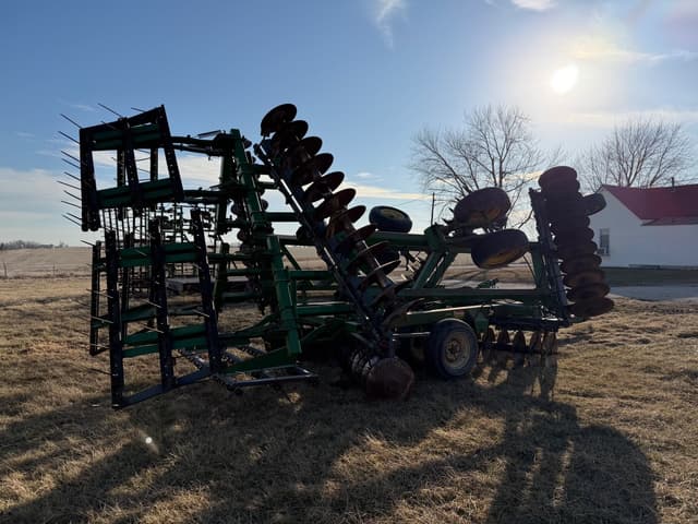 Image of John Deere 630 equipment image 3