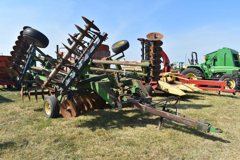 Image of John Deere 630 Primary image