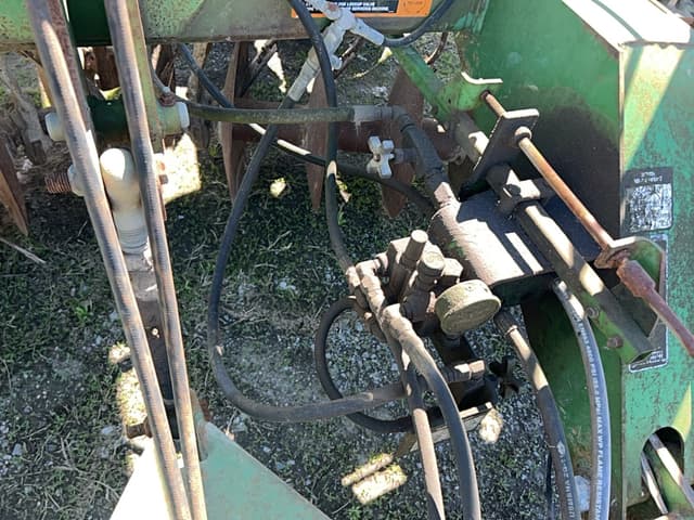 Image of John Deere 630 equipment image 4