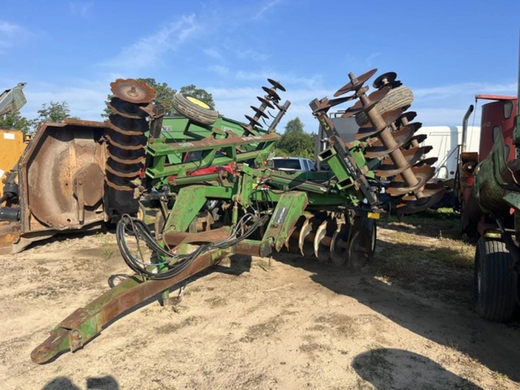 John Deere 630 Equipment Image0