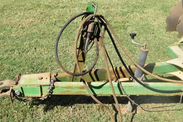 Image of John Deere 630 equipment image 1
