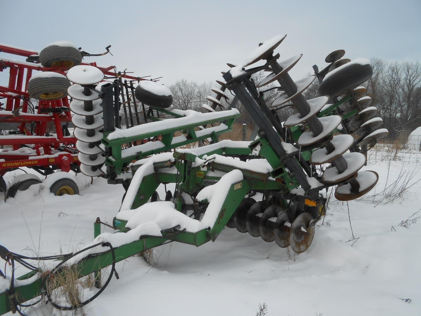 John Deere 630 Equipment Image0