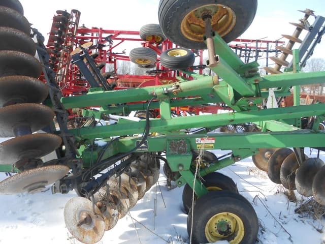 Image of John Deere 630 equipment image 3