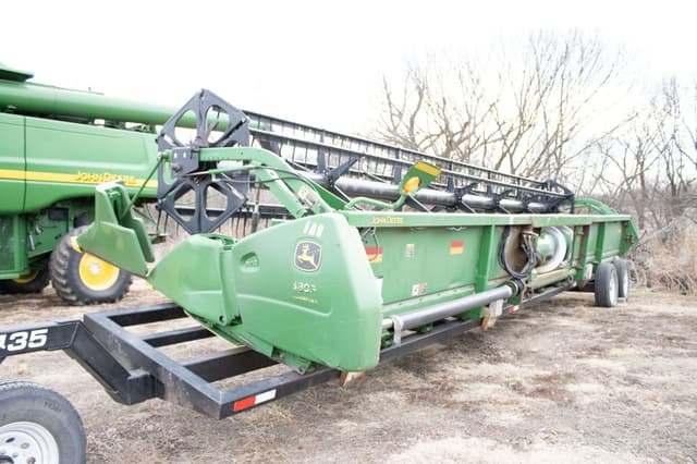 Image of John Deere 630 equipment image 4