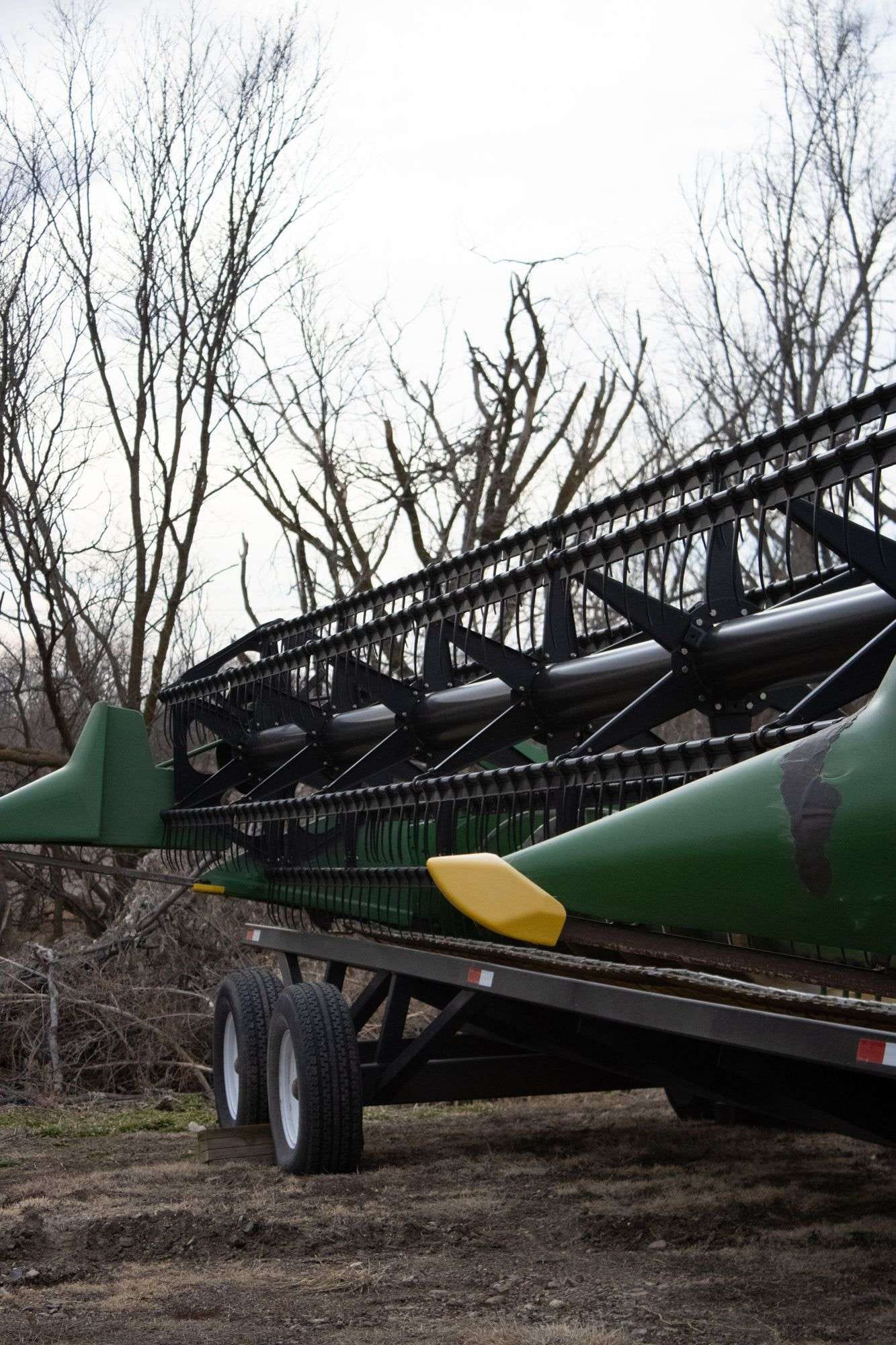 John Deere 630 Equipment Image0