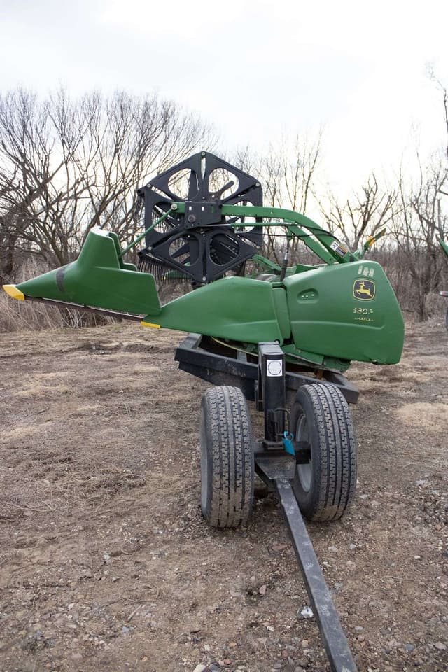 Image of John Deere 630 equipment image 1