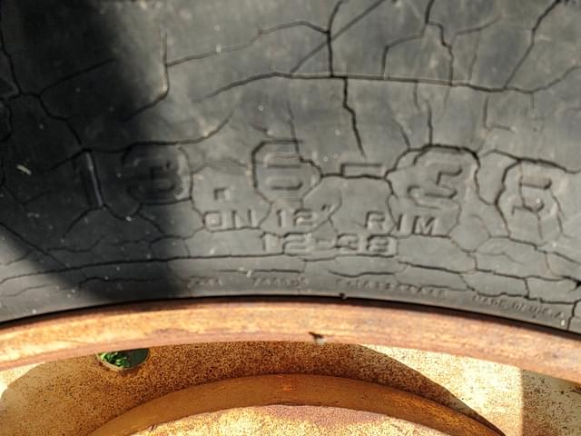 Image of John Deere 630 equipment image 4