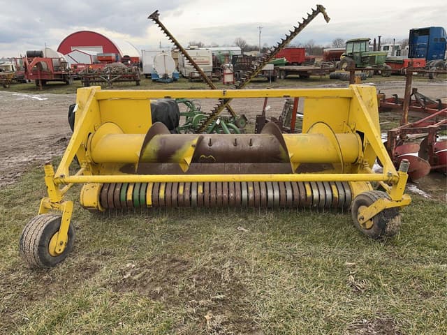 Image of John Deere 630 equipment image 1