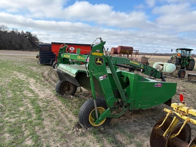 Image of John Deere 630 equipment image 1