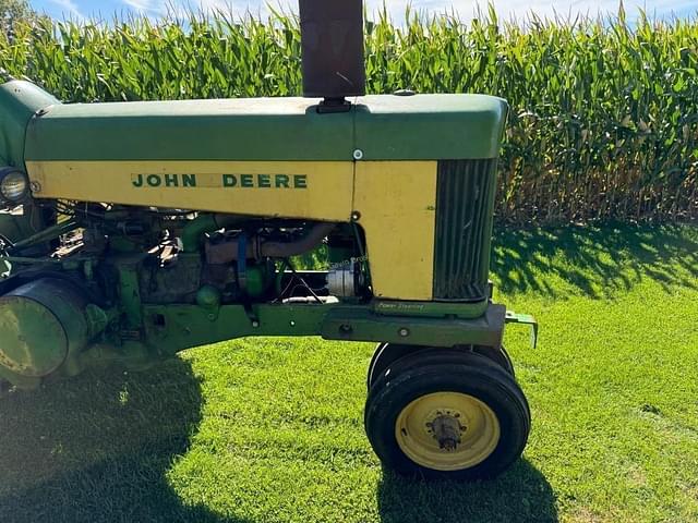 Image of John Deere 630 equipment image 1