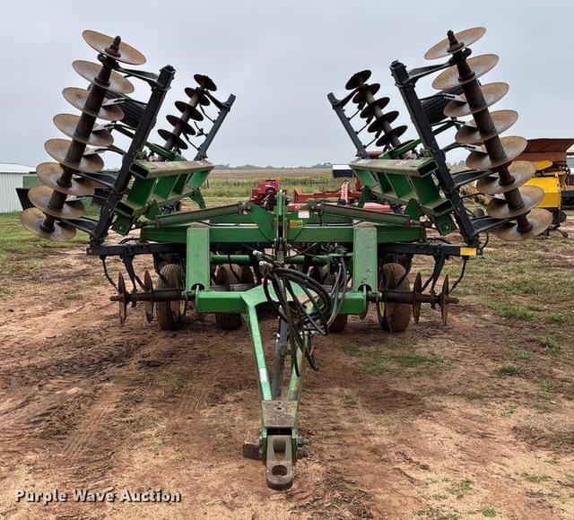 Image of John Deere 630 equipment image 1