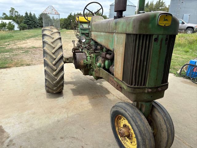 Image of John Deere 630 equipment image 1