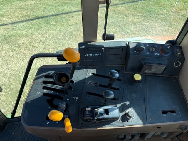 Image of John Deere 6300 equipment image 4