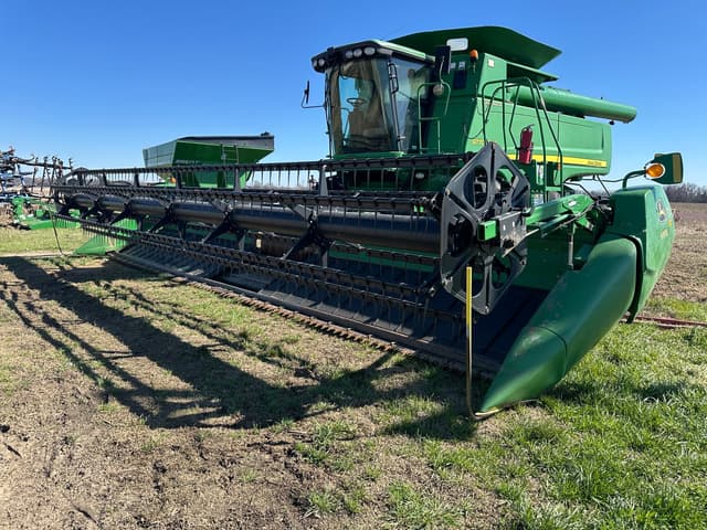 Image of John Deere 630D equipment image 1