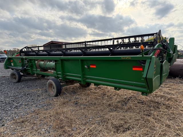 Image of John Deere 630F equipment image 3