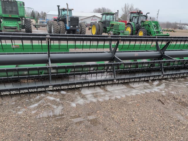 Image of John Deere 630F equipment image 4