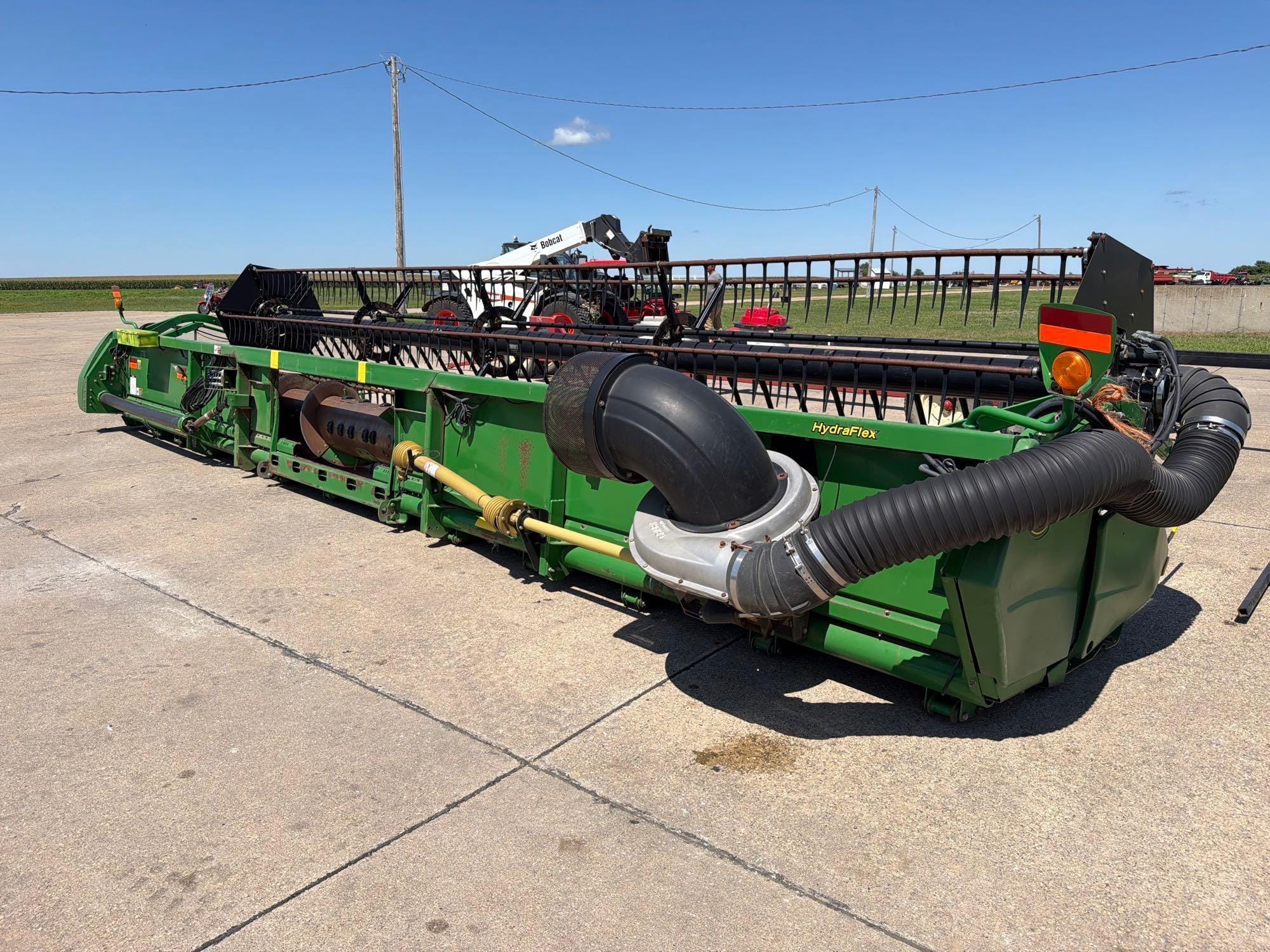 John Deere 630F Equipment Image0