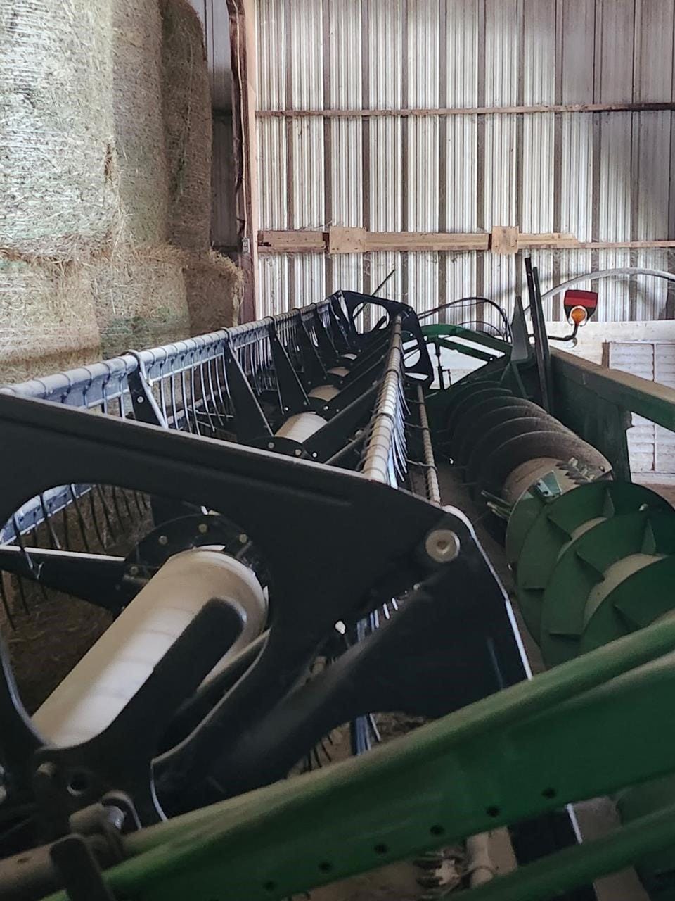 John Deere 630F Equipment Image0