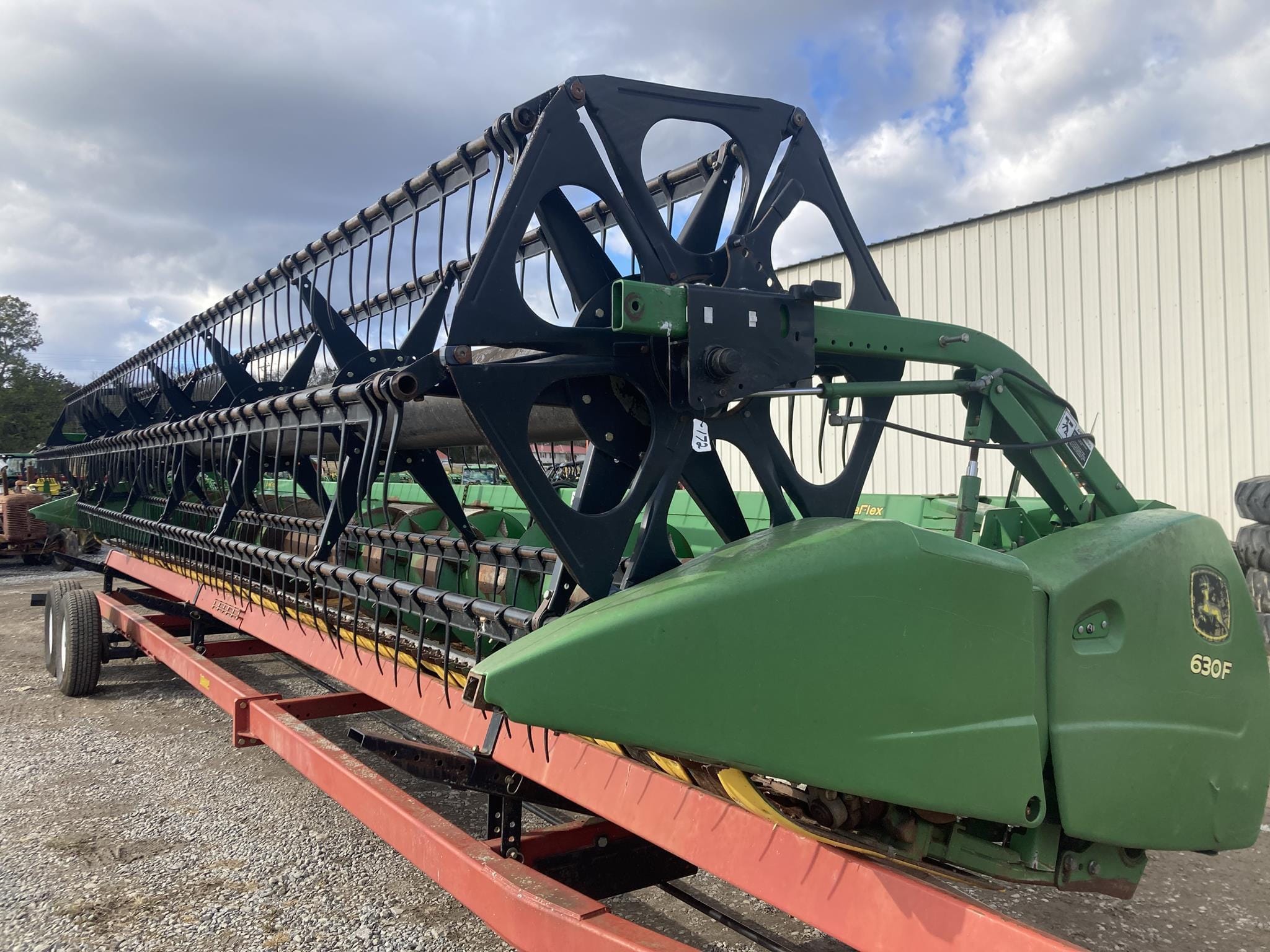 John Deere 630F Equipment Image0