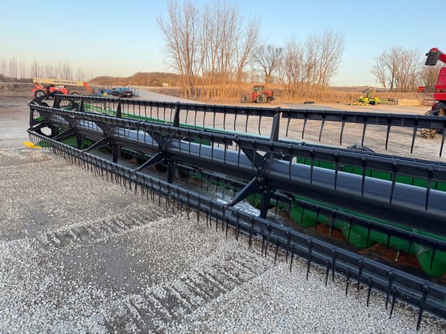 Image of John Deere 630F equipment image 2